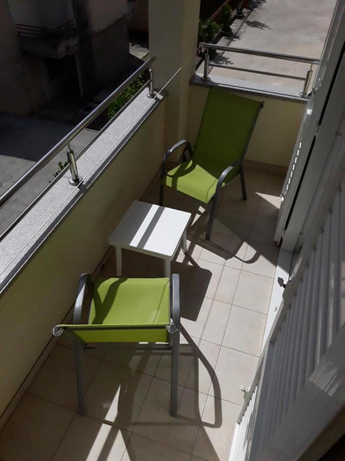 Apartment With Free And Private Parking Макарська Екстер'єр фото