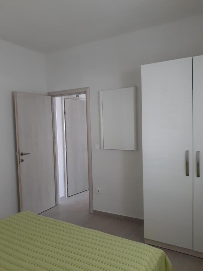Apartment With Free And Private Parking Макарська Екстер'єр фото