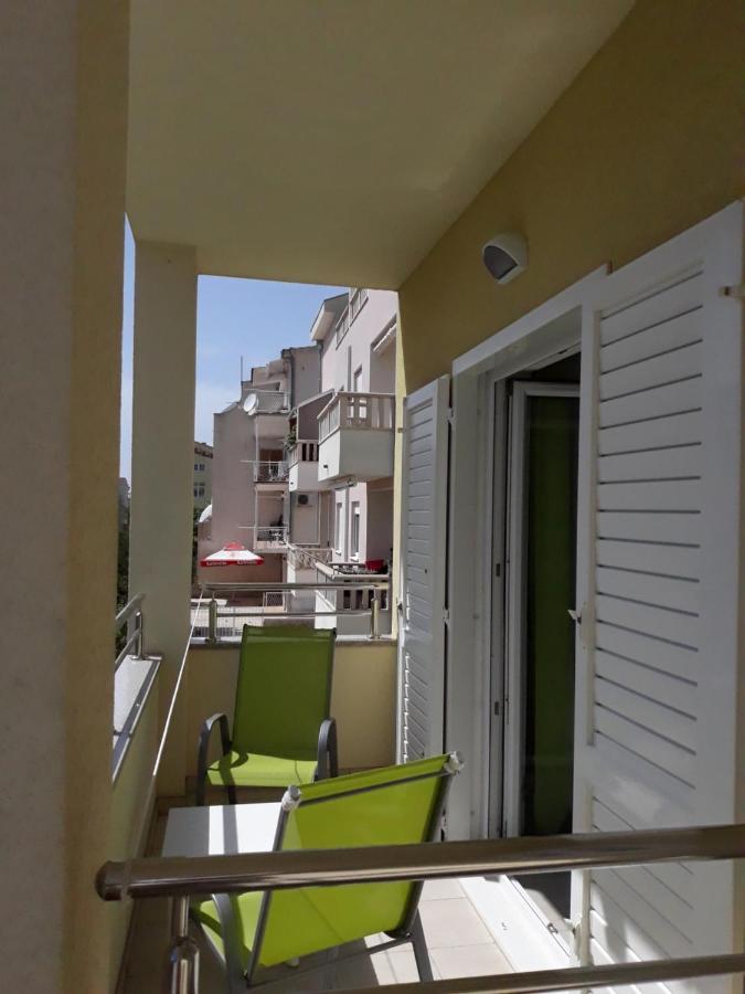Apartment With Free And Private Parking Макарська Екстер'єр фото